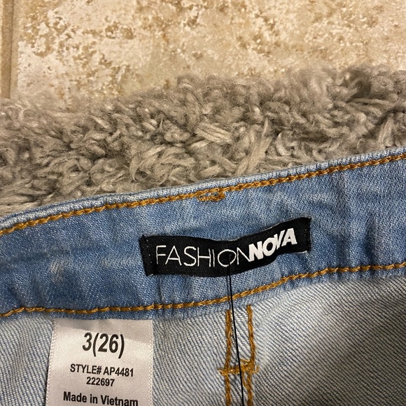 Fashion Nova Distressed Jeans - Picture 9 of 11